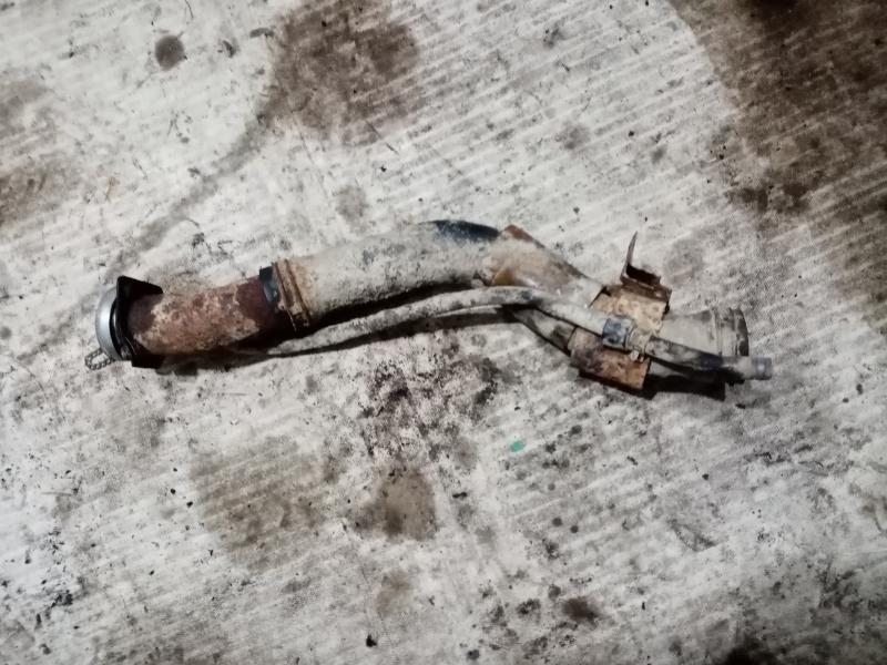 Картинка запчасти Горловина топливного бака
